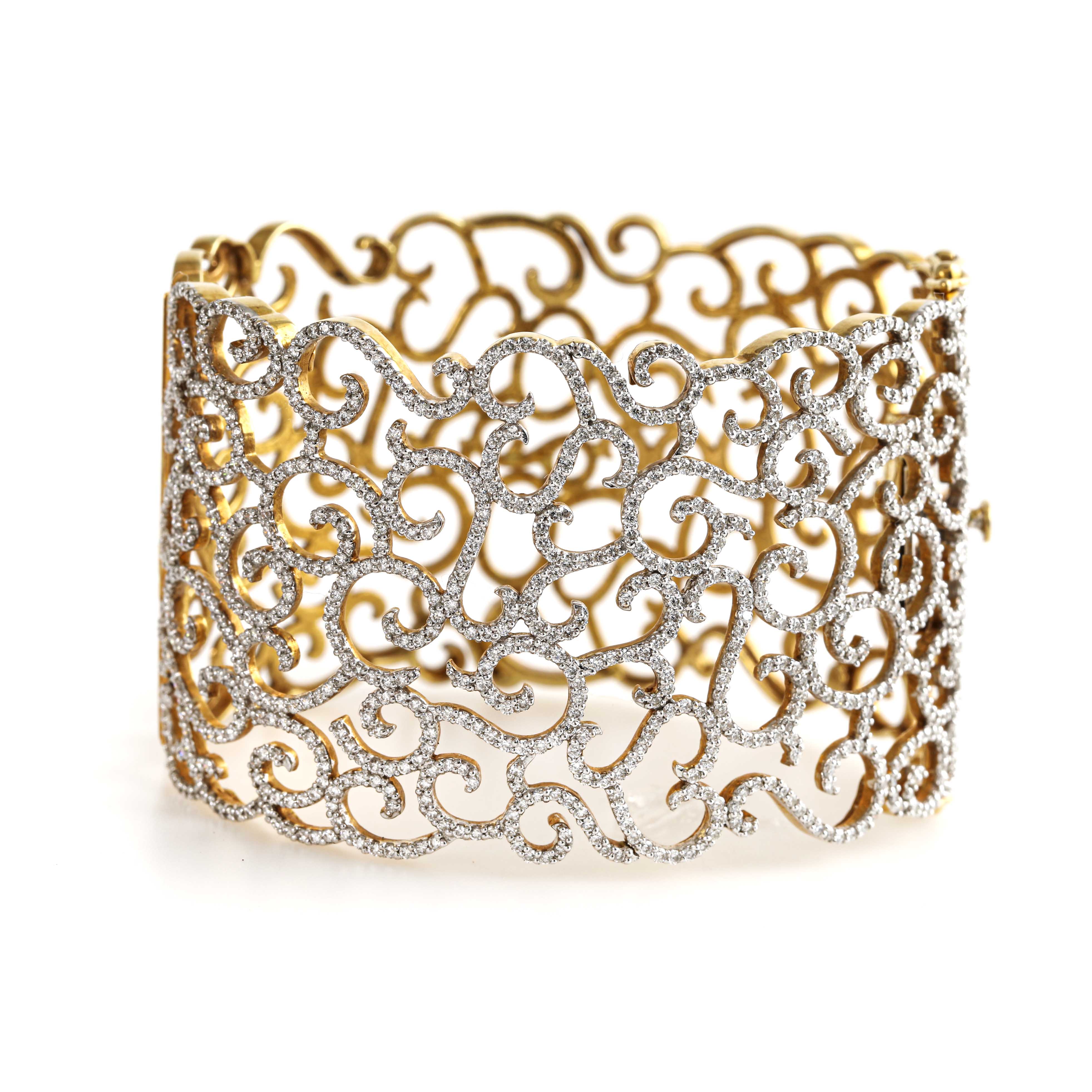 Buy Senco Gold Womens Gold & Diamonds The Third Eye Diamond Bracelet at  Amazon.in